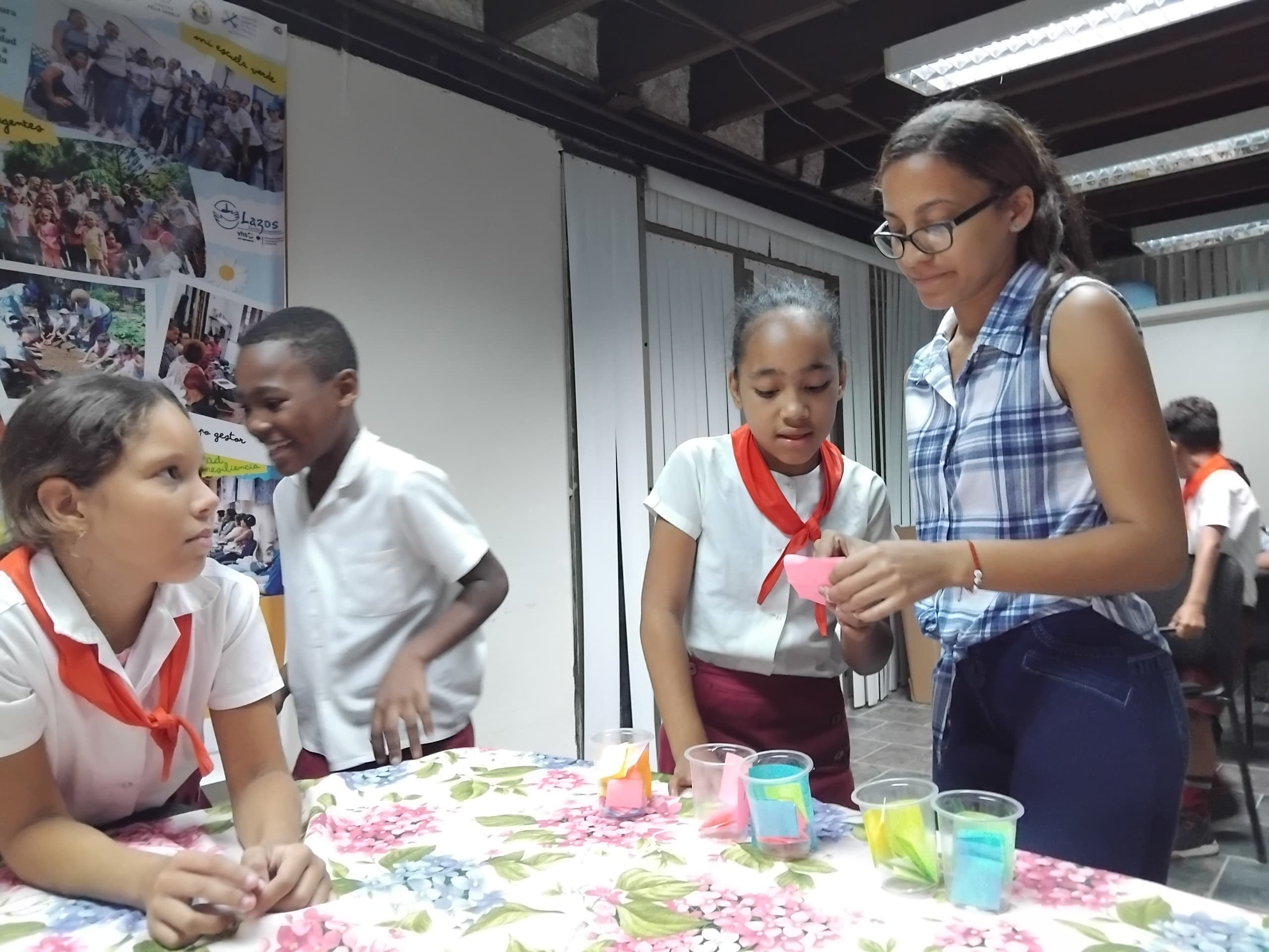 Sociedad Civil Patrimonio, Comunidad y Medio Ambiente (SCPCMA): Pioneros aprenden sobre reciclaje
